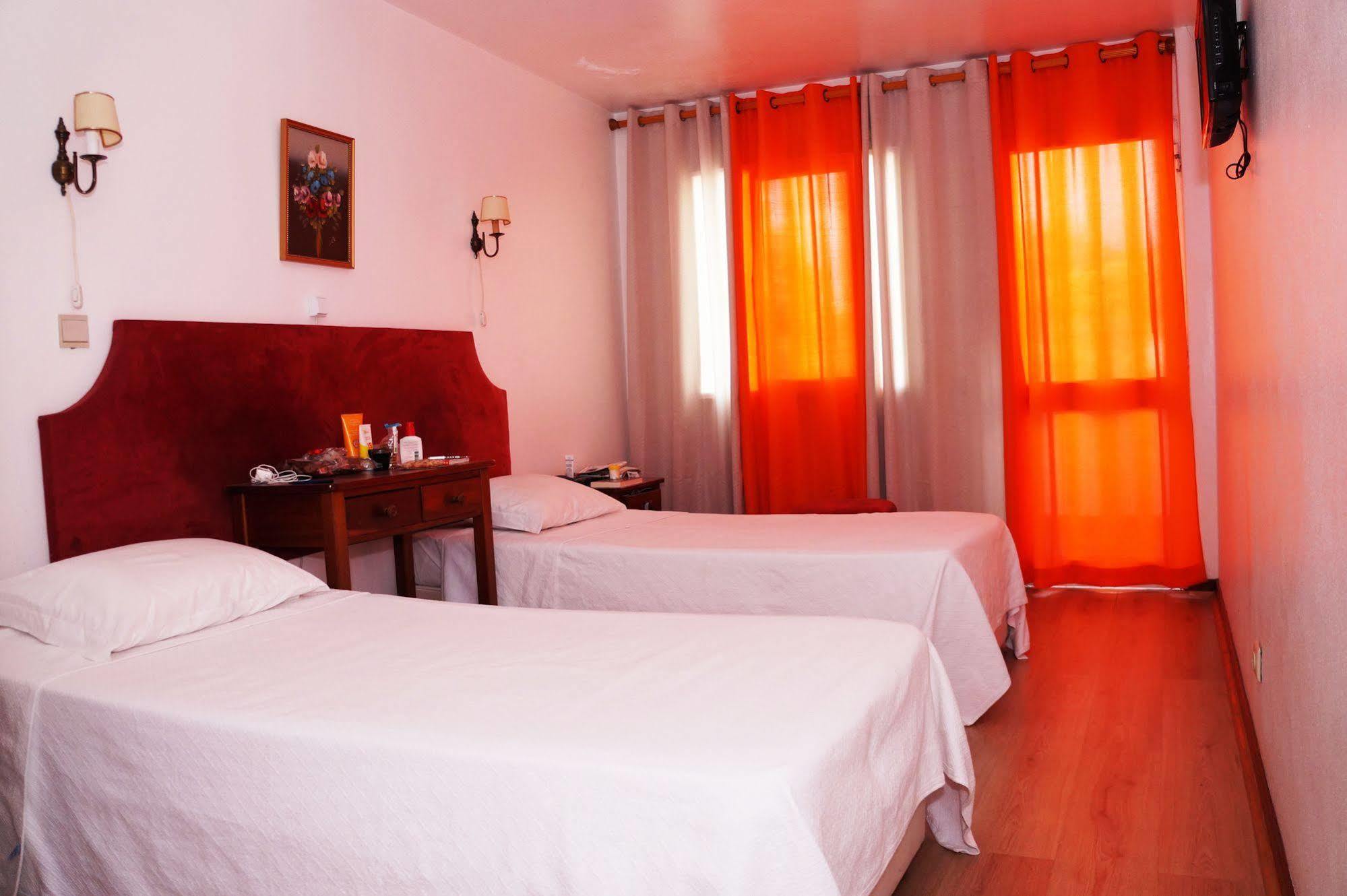 Hostel Residencial Parque Funchal  Zewnętrze zdjęcie
