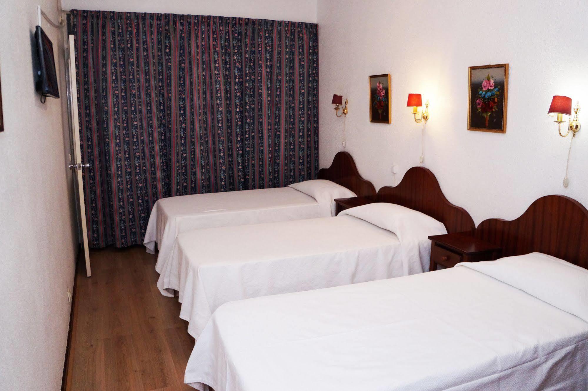 Hostel Residencial Parque Funchal  Zewnętrze zdjęcie